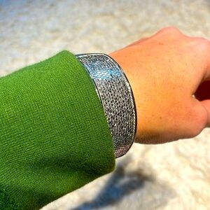 3/$20 Thick, sparkly silver bangle bracelet!